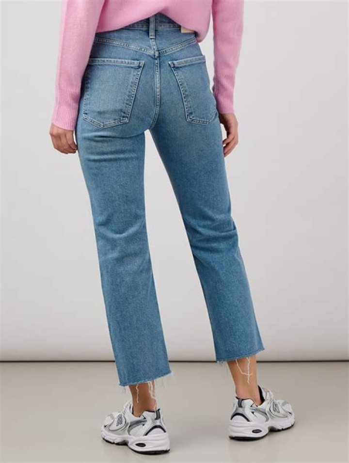 Are cropped jeans the same as Capri?