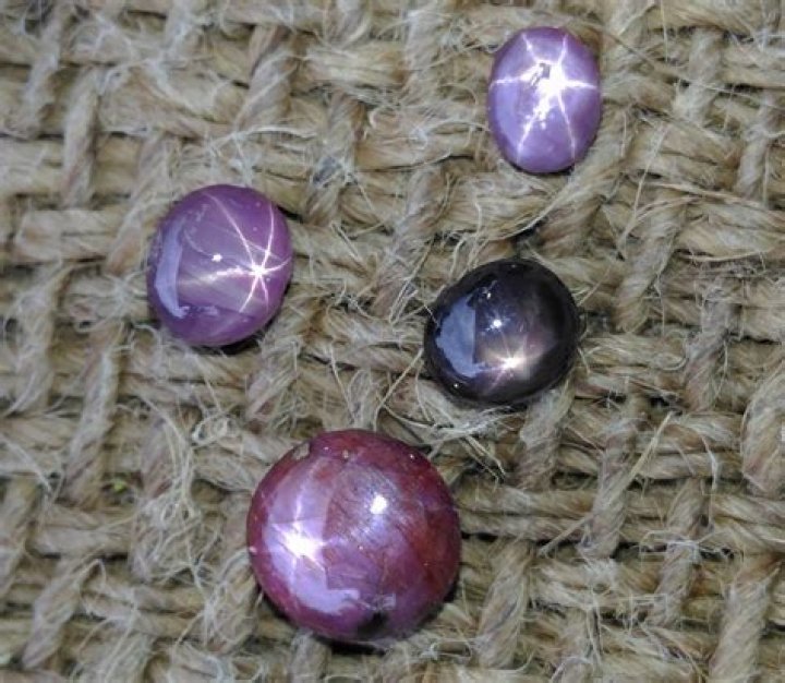 Are there any male star sapphires?