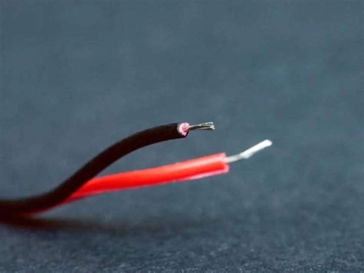 Can I connect black wire to red wire?
