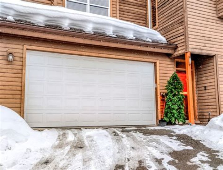 Can you run a refrigerator in a garage in the winter?