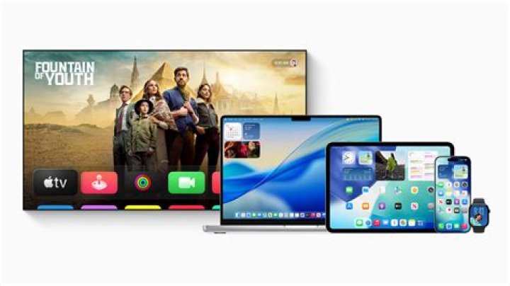Does Apple have a 24 hour support line?