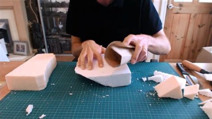 How do you make Styrofoam look like concrete?
