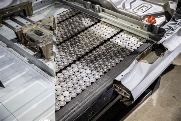 How many years does a Tesla car battery last?