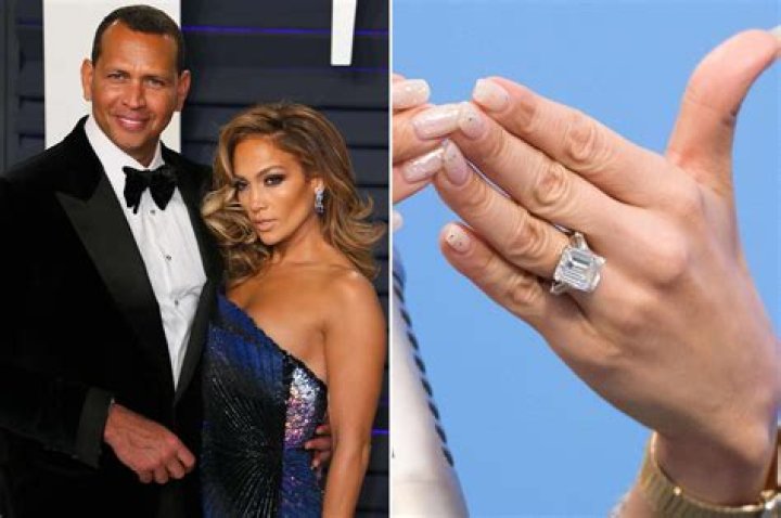 How much was JLO engagement ring?