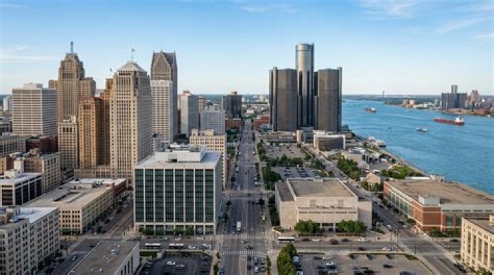 Is Detroit French?