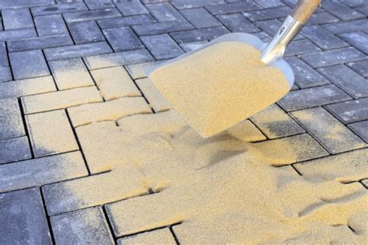 What is the use of glass sand?