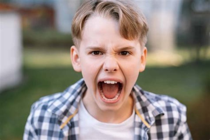 What to say to calm an angry child?