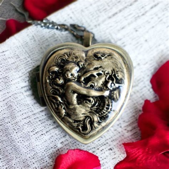 Who gets Davy Jones heart?