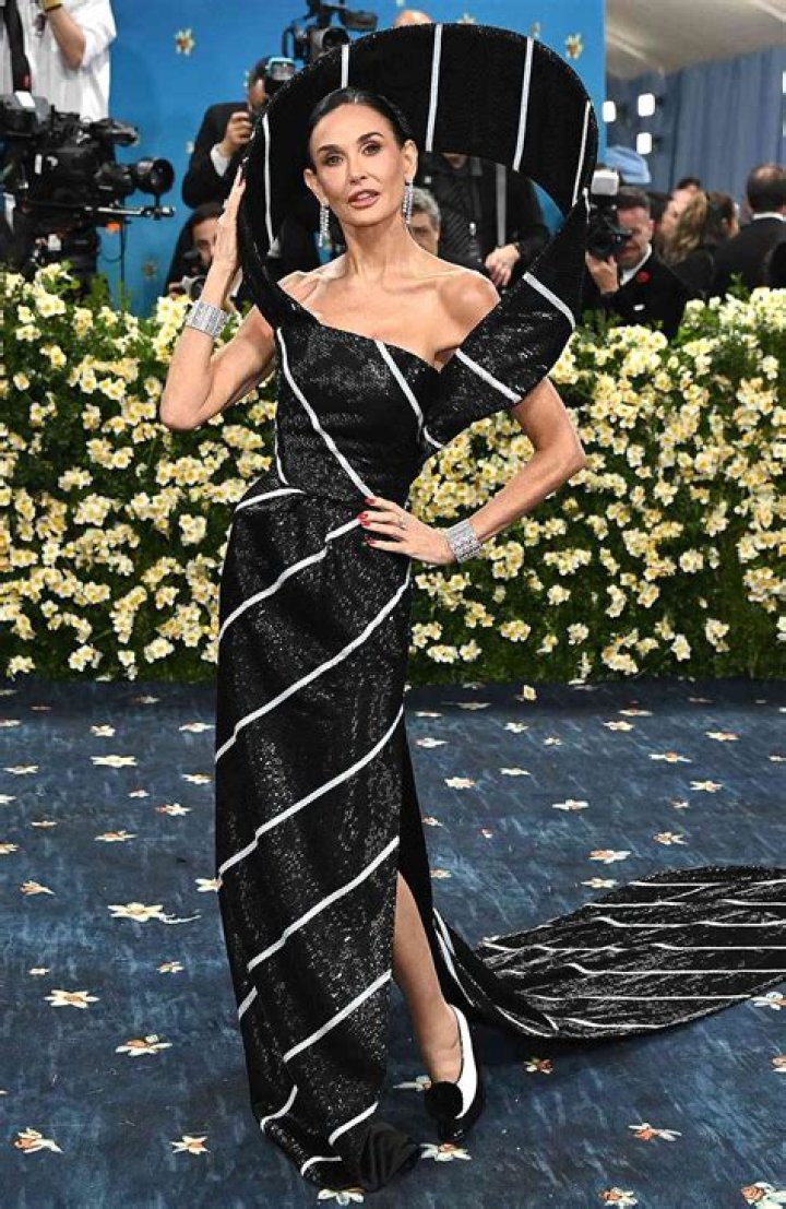 Who is hosting the Met Gala 2021?
