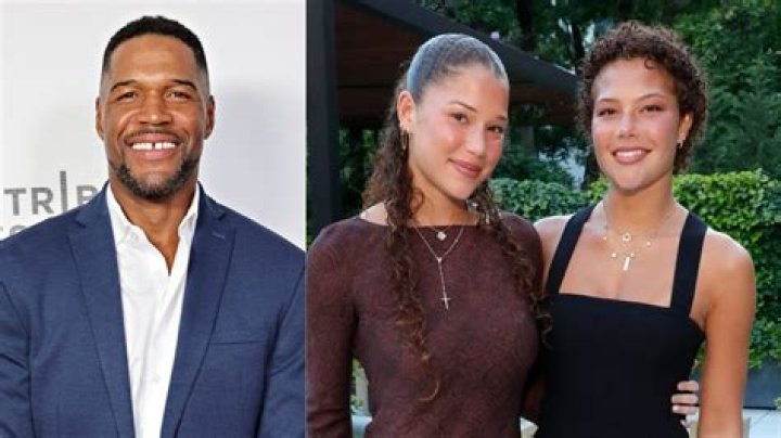 Who is the mother of Michael Strahan's twin daughters?